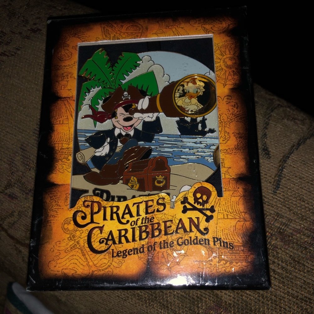 Jumbo Pirates Of The Caribbean Pin
